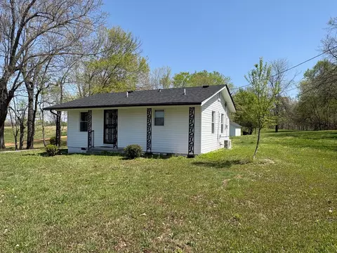 3011 Trenton Rd, Clarksville, TN 37040