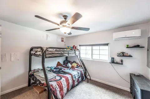 Bedroom - 755 Hog Back Ridge Rd, Bethpage, TN 37022 photo 2 of 3