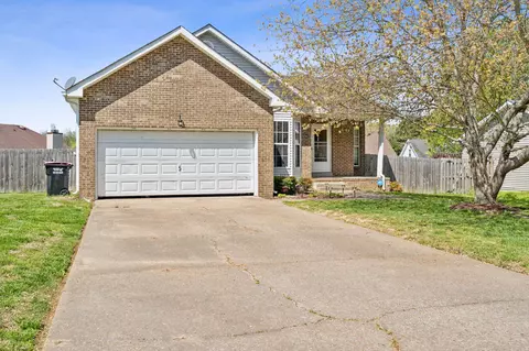 238 Kathleen Ct, Clarksville, TN 37043