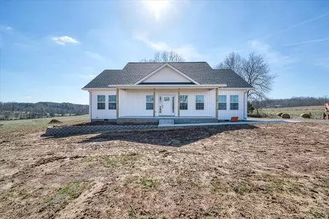 2473 Hutchings College Rd, Sparta, TN 38583