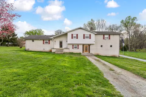 1403 Cardinal Dr, Lafayette, TN 37083