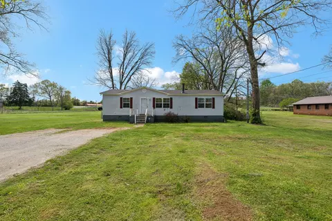 802 Old Cowan Rd, Winchester, TN 37398