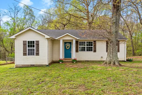 306 Barkwood Dr, Clarksville, TN 37040