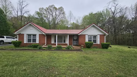 950 Pope Rd, Lexington, TN 38351
