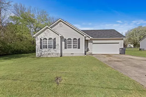 100 Cedar Ln, Trenton, GA 30752