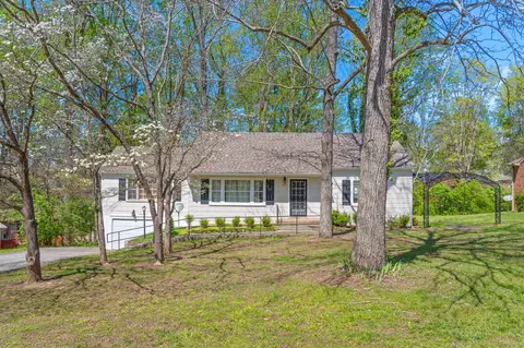 1607 Eastern Hills Dr, Clarksville, TN 37043