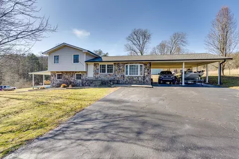 3290 Pocket Rd, Whitwell, TN 37397