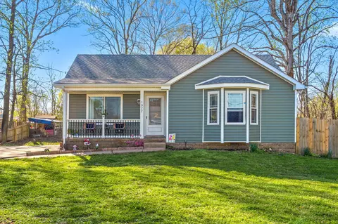 1922 Lewter Dr, Clarksville, TN 37042