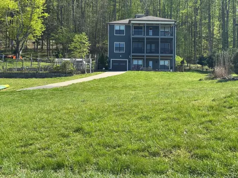 429 Floating Mill Ln, Silver Point, TN 38582