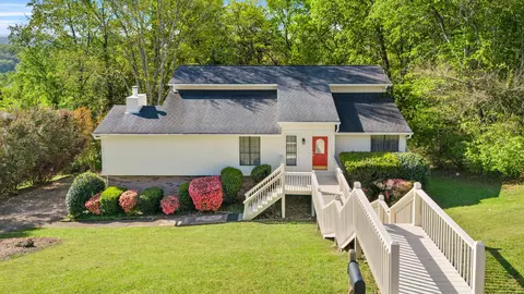 1710 Colonial Way Cir, Hixson, TN 37343