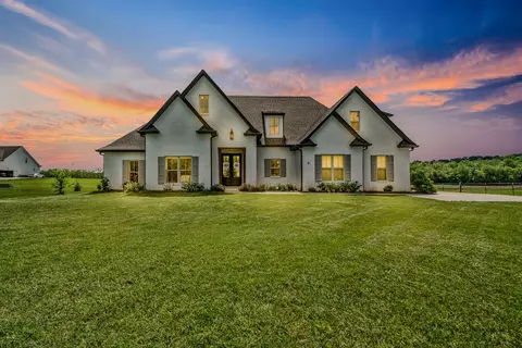 2828 Sparta Pike, Lebanon, TN 37090