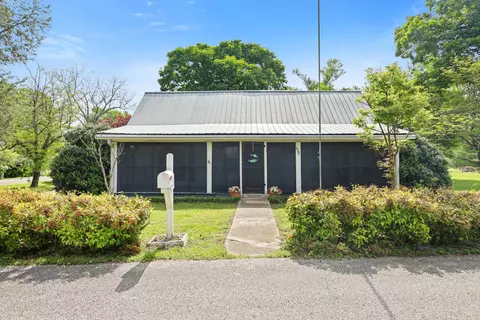14946 Railroad St, Sale Creek, TN 37373
