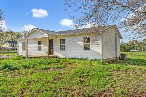 240 W 1st St, Hillsboro, TN 37342