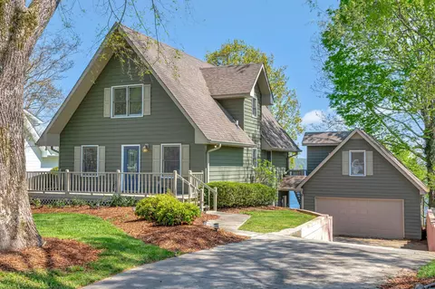668 Bluff Dr, Winchester, TN 37398