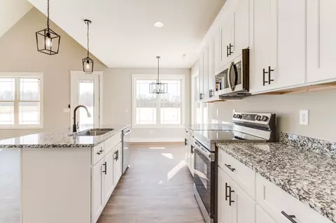 Kitchen - 1583 Smartt Sta, Morrison, TN 37357 photo 6 of 6