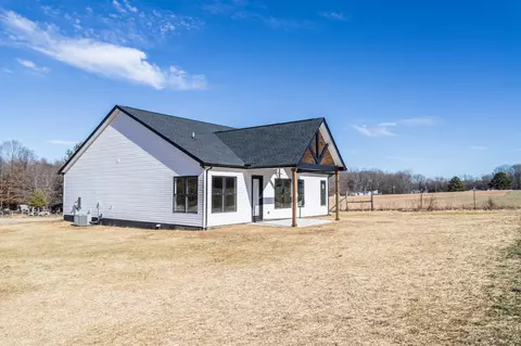 Exterior - 1583 Smartt Sta, Morrison, TN 37357 photo 5 of 10