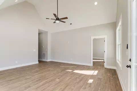 Living - 1583 Smartt Sta, Morrison, TN 37357 photo 3 of 4