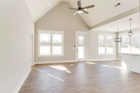 Living - 1583 Smartt Sta, Morrison, TN 37357 photo 1 of 4