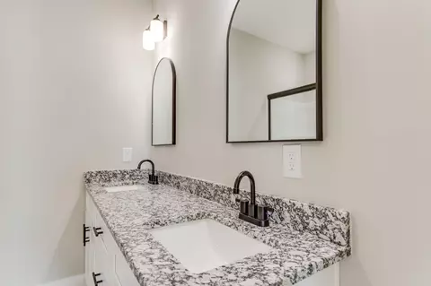 Bath - 1583 Smartt Sta, Morrison, TN 37357 photo 7 of 7