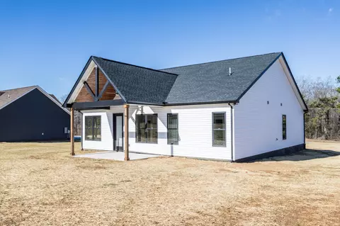 Exterior - 1583 Smartt Sta, Morrison, TN 37357 photo 6 of 10