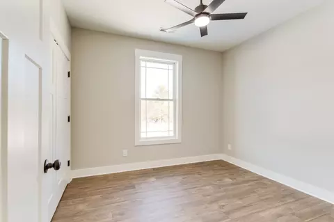 Bedroom - 1583 Smartt Sta, Morrison, TN 37357 photo 3 of 8