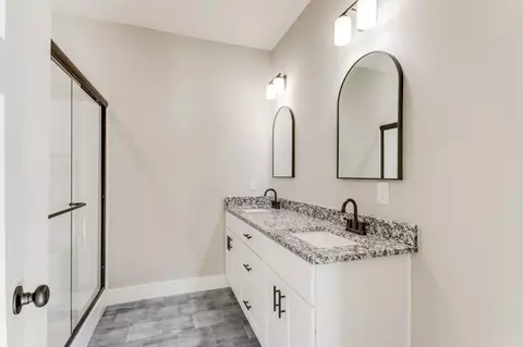 Bath - 1583 Smartt Sta, Morrison, TN 37357 photo 4 of 7