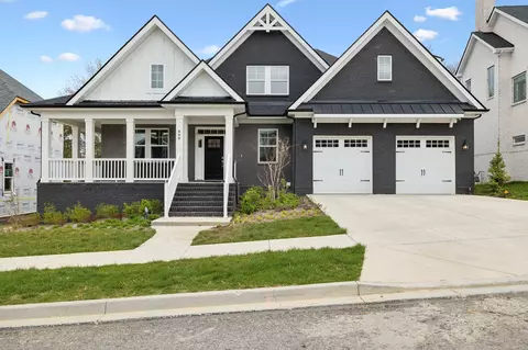 800 Westchester Cir, Hendersonville, TN 37075