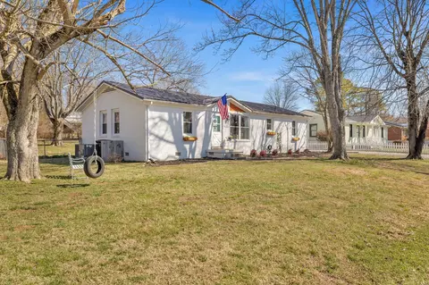 2001 Denise Dr, Columbia, TN 38401