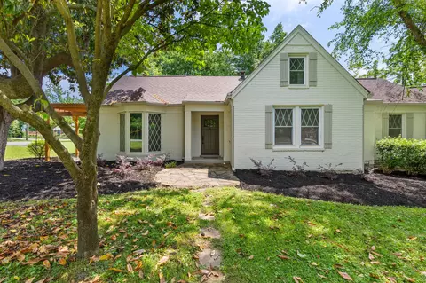 545 Skyview Dr, Nashville, TN 37206