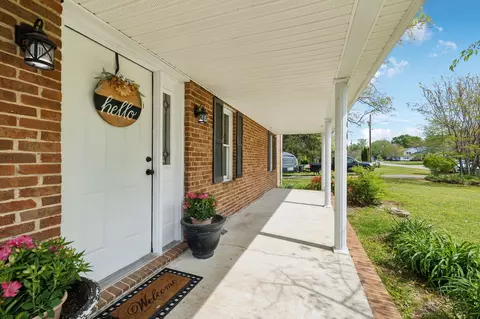 604 Mortons Lake Rd, Manchester, TN 37355