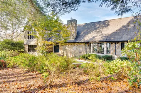 400 W Brow Rd, Lookout Mountain, TN 37350