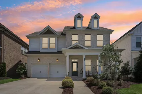 484 Abington Dr, Hendersonville, TN 37075