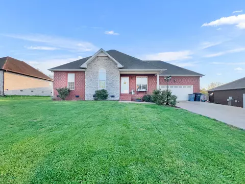 450 Robins Trl, Westmoreland, TN 37186