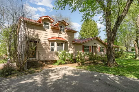 925 Harsh Ln, Castalian Springs, TN 37031