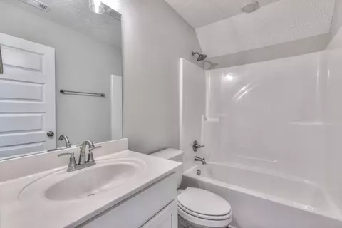 Bath - 114 Bartow St, Decherd, TN 37324 photo 2 of 2