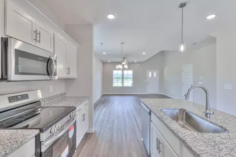 Entry Way - 114 Bartow St, Decherd, TN 37324 photo 2 of 4