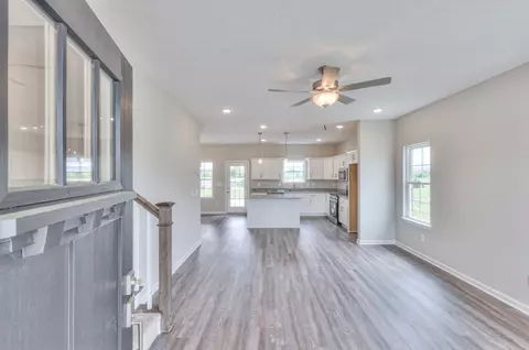 103 Bartow St, Decherd, TN 37324 photo 4