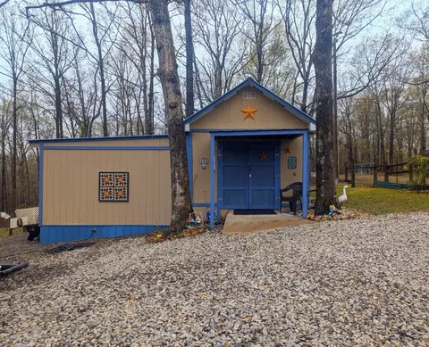 4303 Cantrell Dr, Nunnelly, TN 37137
