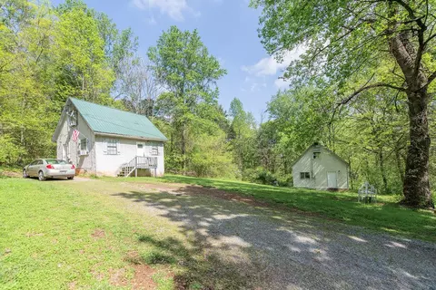 176 Water Ln NW, Charleston, TN 37310
