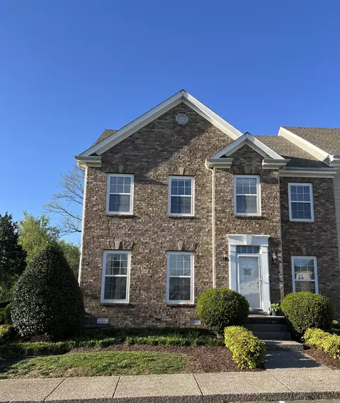 1035 Mckenna Dr, Thompsons Station, TN 37179