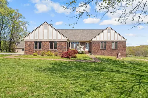 910 Crowder Rd, Lawrenceburg, TN 38464