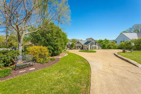 7527 Savannah Dr, Ooltewah, TN 37363