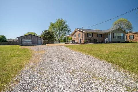Exterior - 213 Smith Cir, Loretto, TN 38469 photo 3 of 8