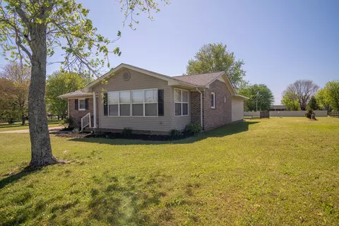 Exterior - 213 Smith Cir, Loretto, TN 38469 photo 2 of 8