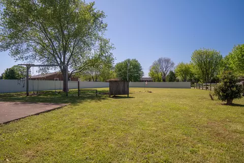 Exterior - 213 Smith Cir, Loretto, TN 38469 photo 7 of 8