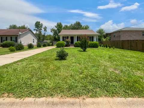 394 Cranklen Cir, Clarksville, TN 37042