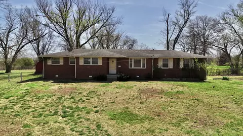 214 Dolphus Dr, Hendersonville, TN 37075