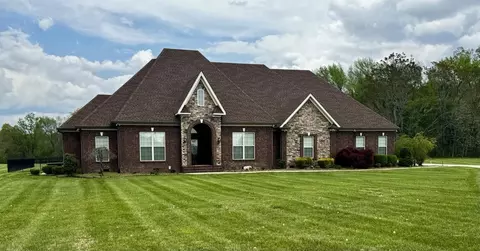 210 Michael Cir, Lafayette, TN 37083