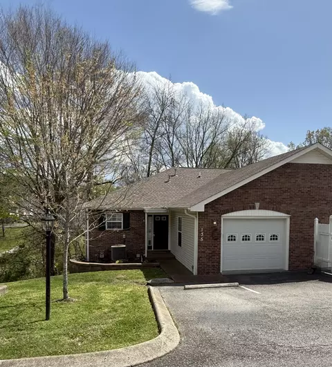 135 Eastdale Ln, Dickson, TN 37055