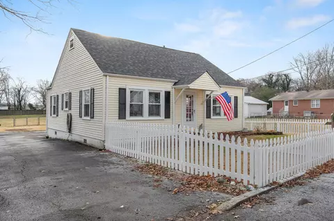 601 Adams St, Fayetteville, TN 37334